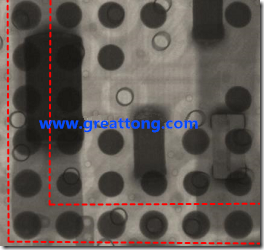 BGA錫球尺寸小于0.4mm，采用降低BGA內(nèi)圍襲球的錫膏量所得到X-Ray，稍微留意一下可以發(fā)現(xiàn)最外圈的錫量(圓的直徑)比其他內(nèi)圍的錫球上的錫量來得多一點點。也就是外圈的黑色圓形直徑比內(nèi)圈的圓形來得大一點點。