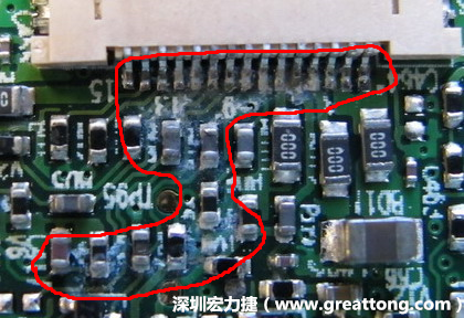 電路板疑似腐蝕氧化，懷疑電流異常過熱造成
