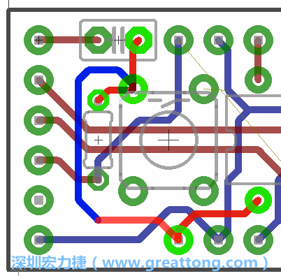 為了要?jiǎng)?chuàng)造一個(gè)電路通道，首先要先點(diǎn)擊重置開關(guān)的連結(jié)點(diǎn)進(jìn)行布線，在電路板的背面繪制線路直到其它線路前的乾淨(jìng)區(qū)域。