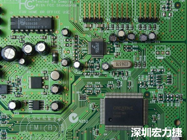 針對(duì)PCB區(qū)塊產(chǎn)生的EMI干擾問(wèn)題，可使用EMI改善對(duì)策元件重點(diǎn)改善。