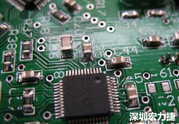 音訊電路訊號(hào)品質(zhì)，是影響操作體驗(yàn)的關(guān)鍵，電路布局要特別注意。