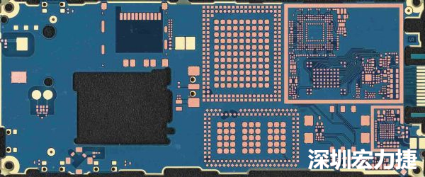手機(jī)可用的PCB空間相當(dāng)小，而1片式的設(shè)計(jì)是節(jié)省成本的作法，如何做到區(qū)隔不同子系統(tǒng)、降低雜訊干擾，是設(shè)計(jì)關(guān)鍵。