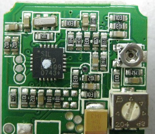 PCBA加工IC元件主要分為DIP及SMD兩大類，DIP 插件的IC，SMD (Surface Mount Device) 表面貼裝元件。